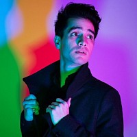 panic-at-the-disco-619369-w200.jpg