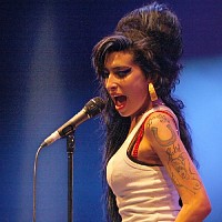 amy-winehouse-585677-w200.jpg