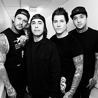 pierce-the-veil-647041-w200.jpg