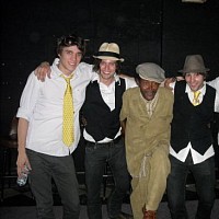 monkeys-278666-w200.jpg
