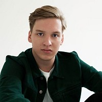 george-ezra-646820-w200.jpg