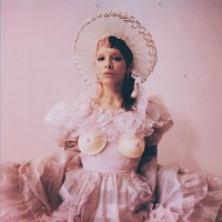 melanie-martinez-647116-w200.jpg