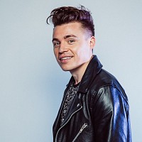 shawn-hook-630937-w200.jpg