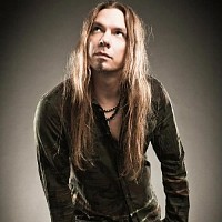 elias-viljanen-556935-w200.jpg