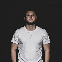 daniel-vardan-651490-w200.jpg